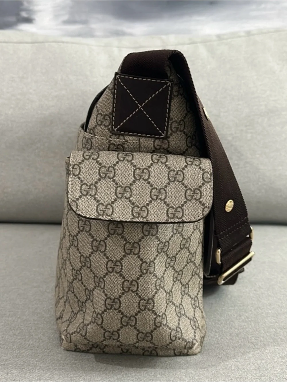 Gucci Brown Beige GG Supreme Messenger Bag/ Diaper bag